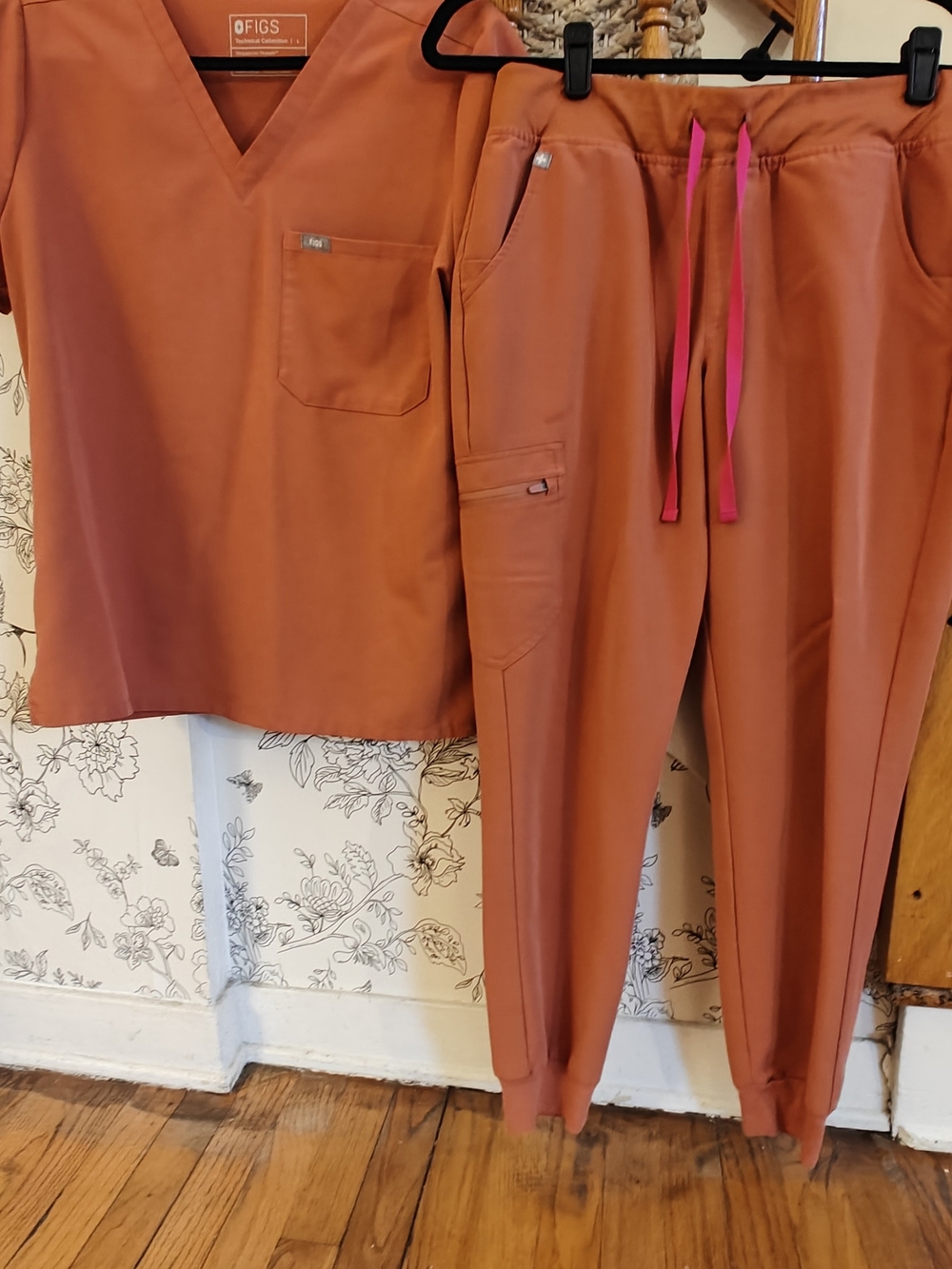 Figs Terracotta Scrub Set With Pink Drawstring. Lg Catarina Top/Md Zamora Jogger